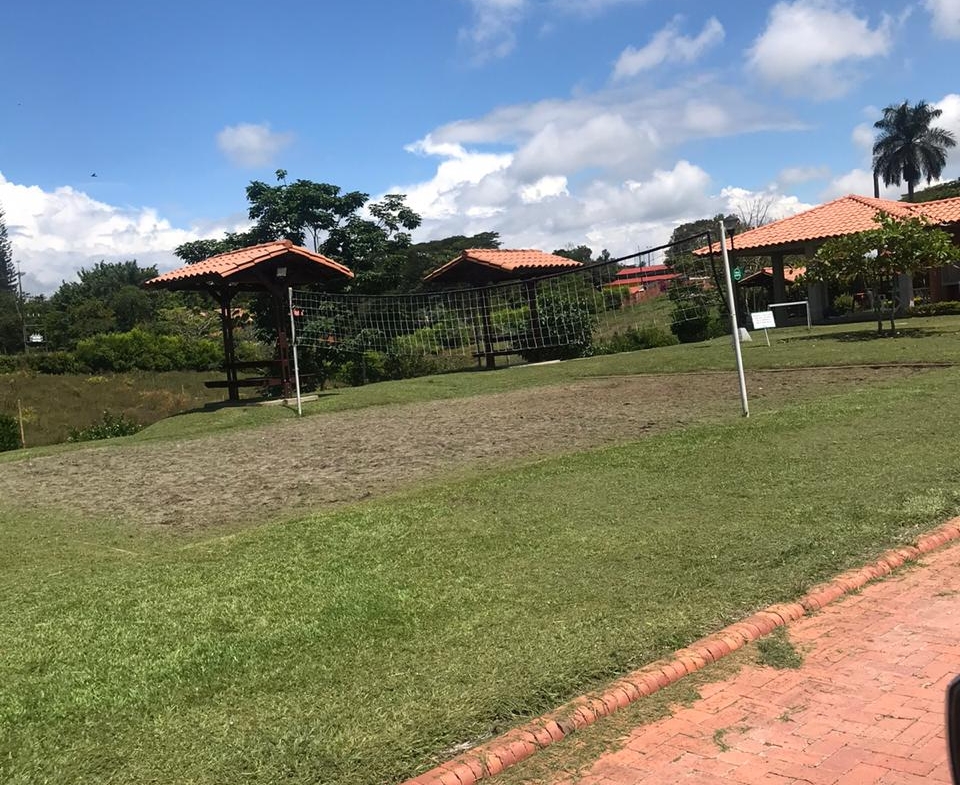 VENDE CASA CAMPESTRE SECTOR CERRITOS