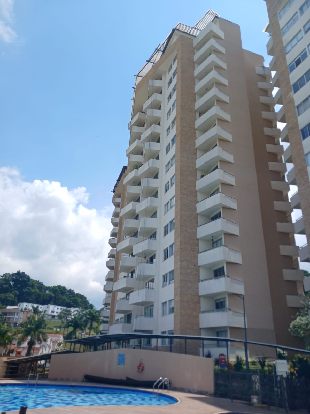 VENDO APARTAMENTO EN ALAMOS PEREIRA