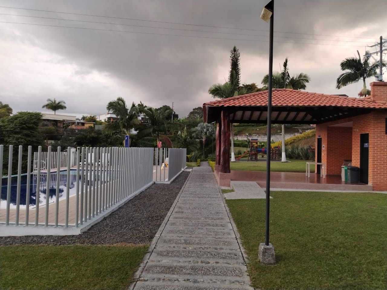 VENDO CASA CAMPESTRE VIA ARMENIA
