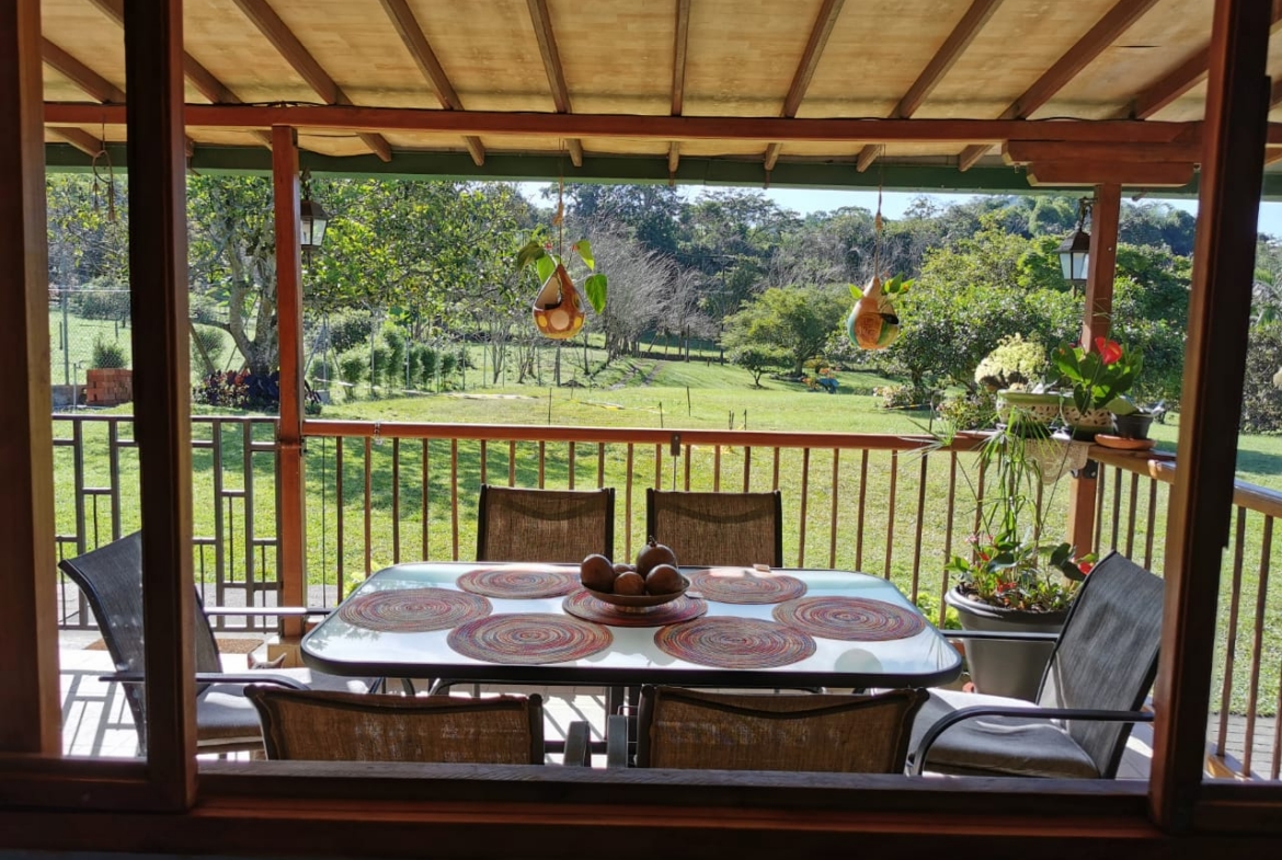 VENDO HERMOSA FINCA DE 10.000 M2 a 5 MIN DEL CRUCERO DE COMBIA