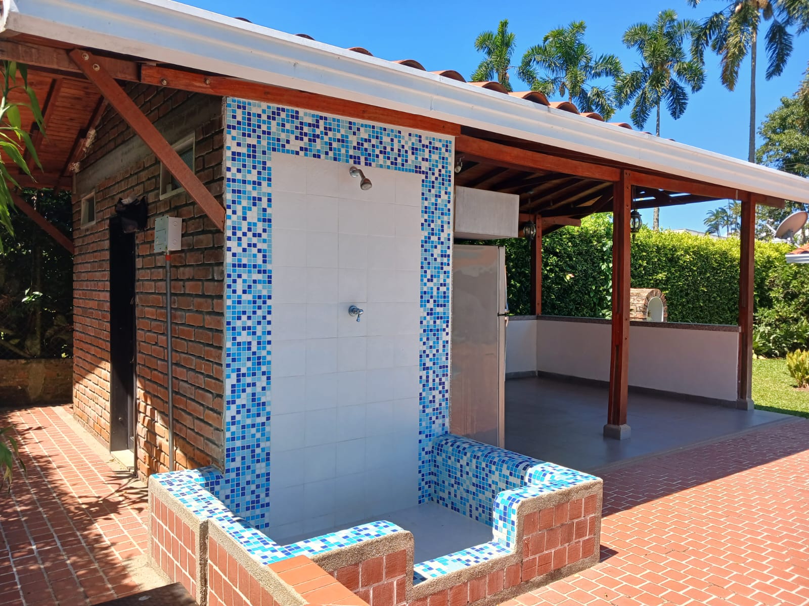 VENDO CASA CAMPESTRE VIA CERRITOS LA VIRGINIA