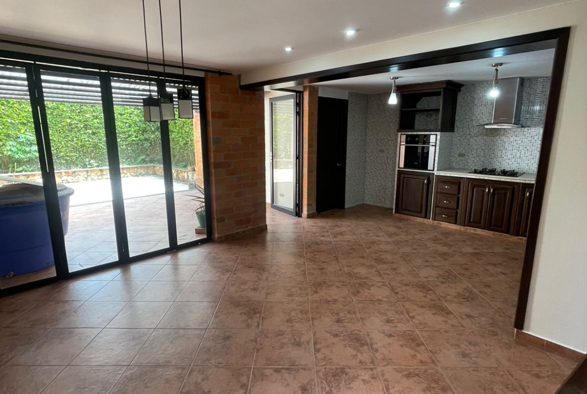 VENDO CASA EN BOMBAY DOSQUEBRADAS