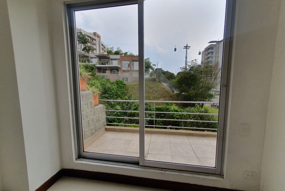 EN VENTA CASA EN PINARES CONJUNTO CERRADO