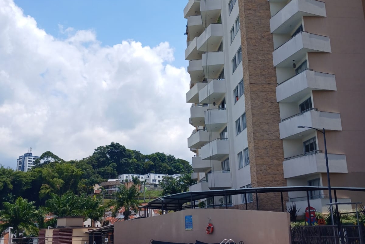 VENDO APARTAMENTO EN ALAMOS PEREIRA