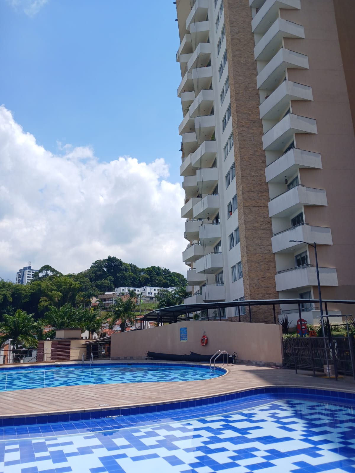 VENDO APARTAMENTO EN ALAMOS PEREIRA