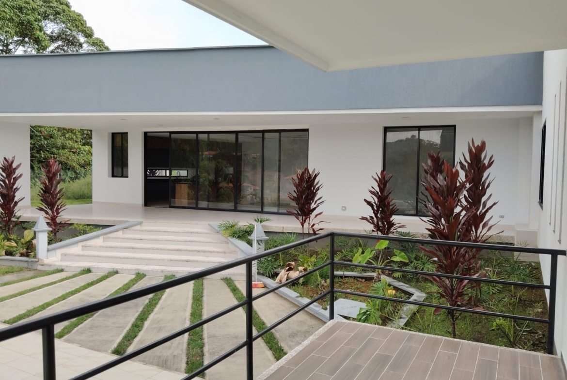 VENDO CASA CAMPESTRE EN COMBIA RISARALDA