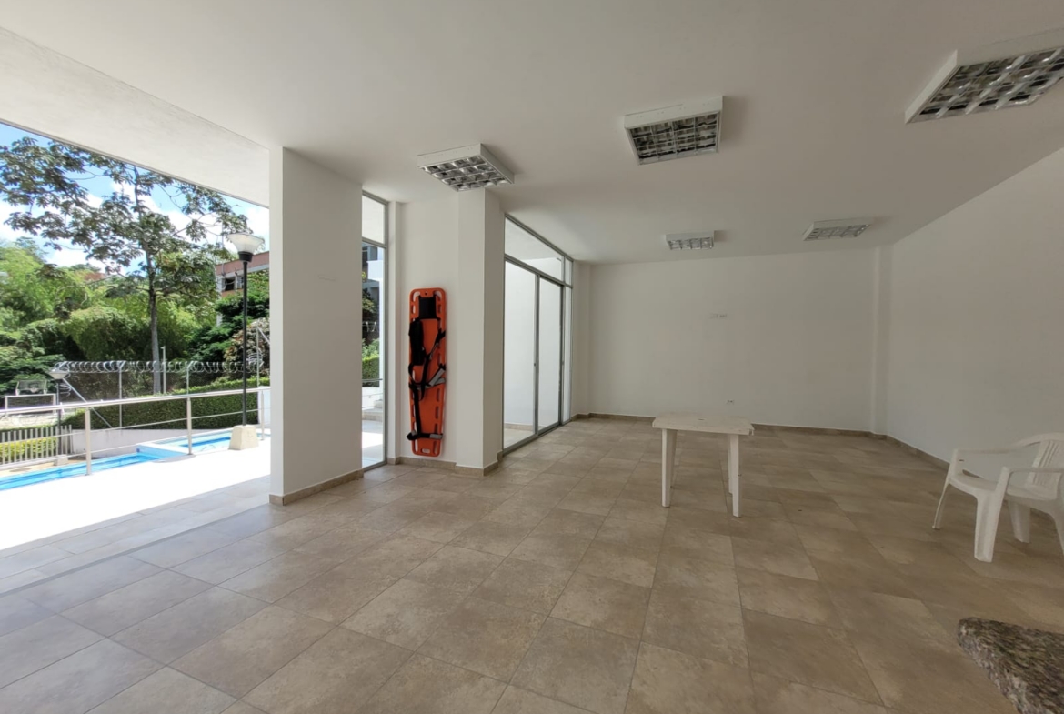 VENDO APARTAMENTO EN AV SUR, SECTOR CORALES 68 M2