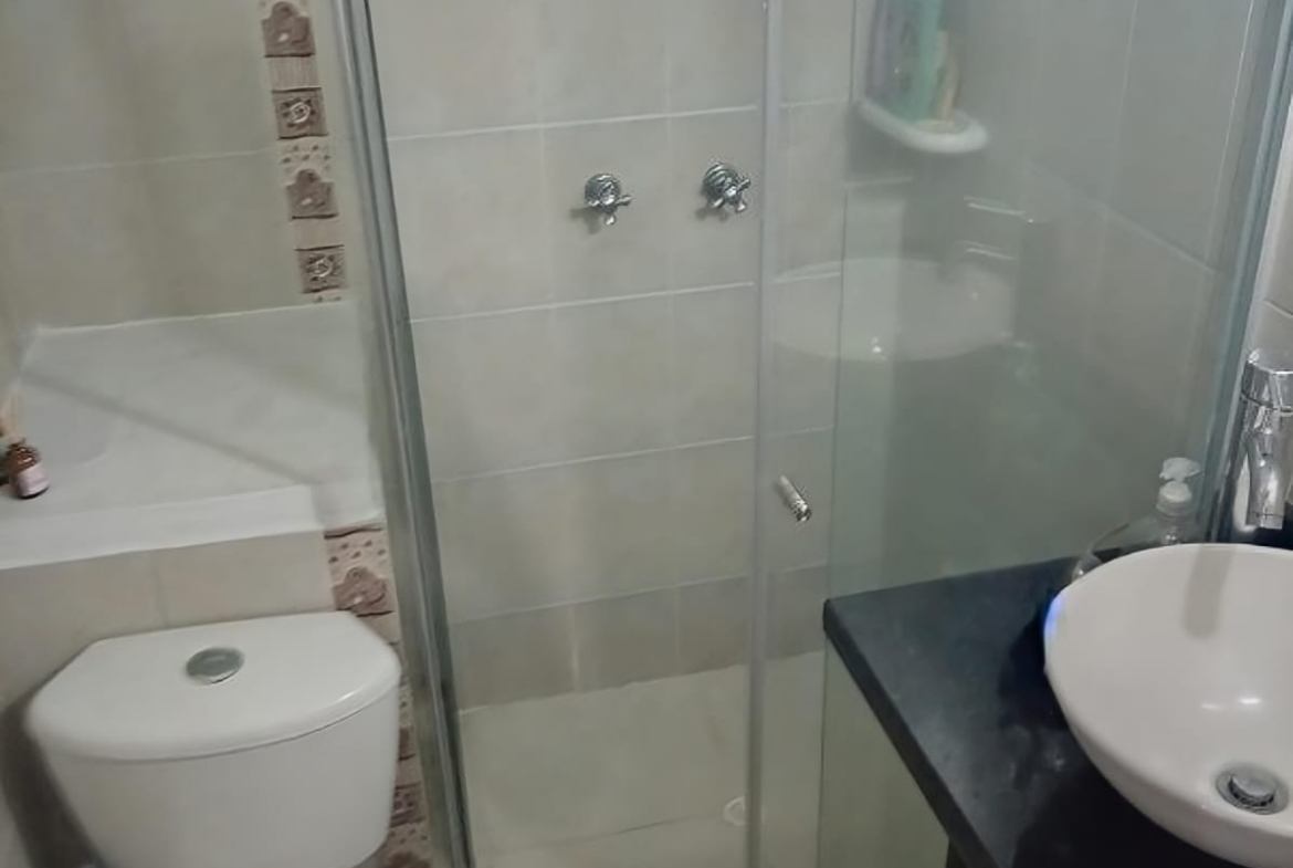 VENDO CASA DÚPLEX CON LOCAL EN SECTOR VILLA VERDE