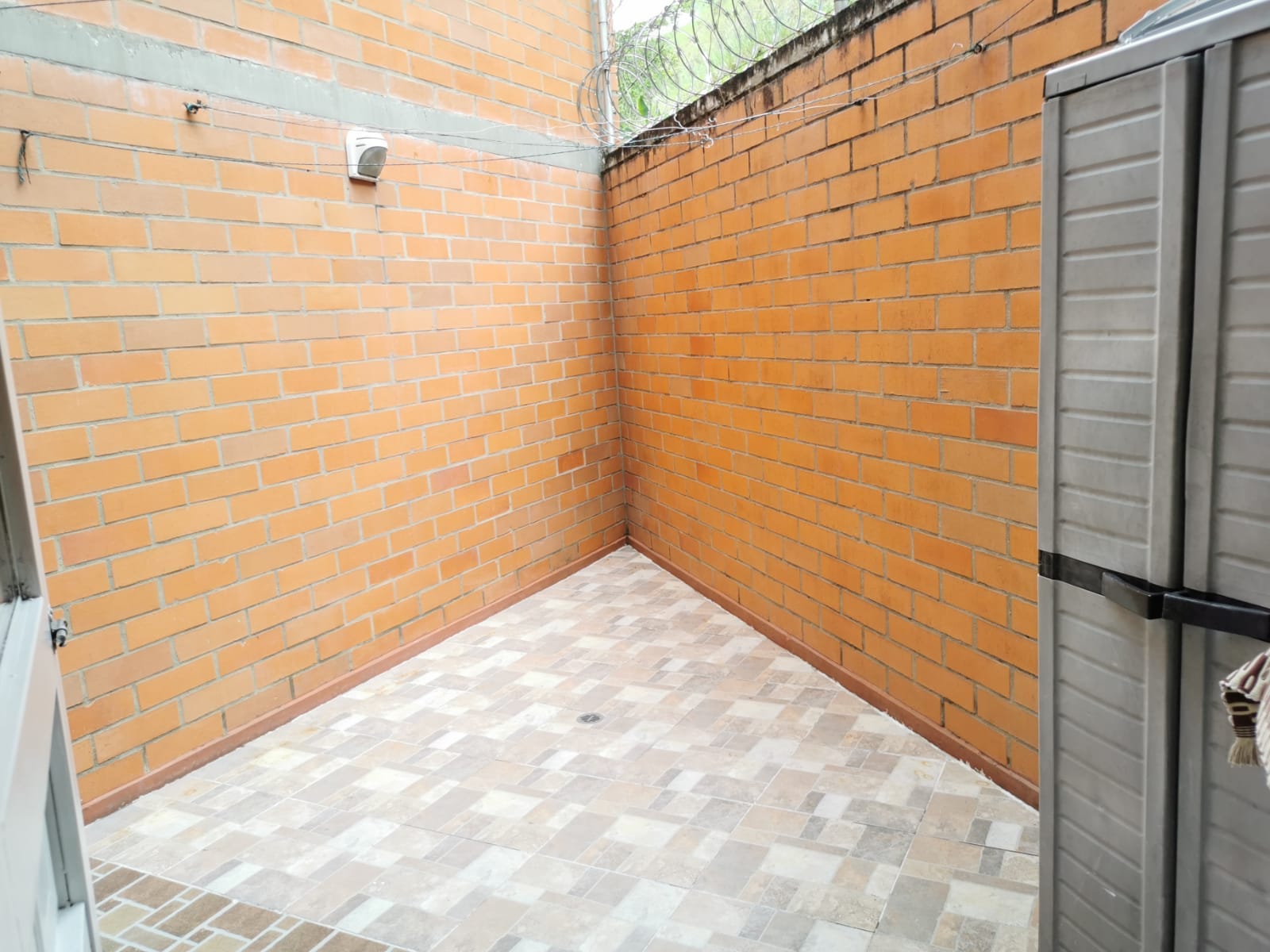 305072520251003030144 VENTA CASA DÚPLEX EN CONJUNTO CERRADO EN BELMONTE.