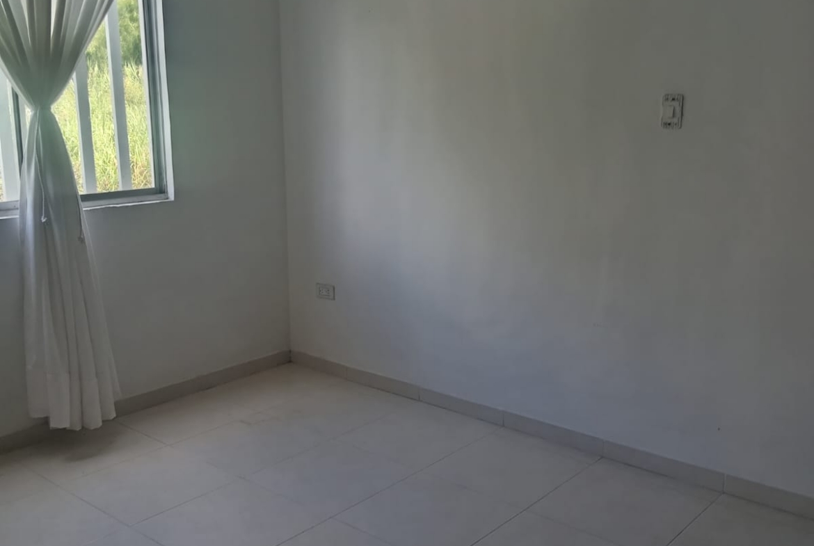 VENDO CASA DÚPLEX CON LOCAL EN SECTOR VILLA VERDE