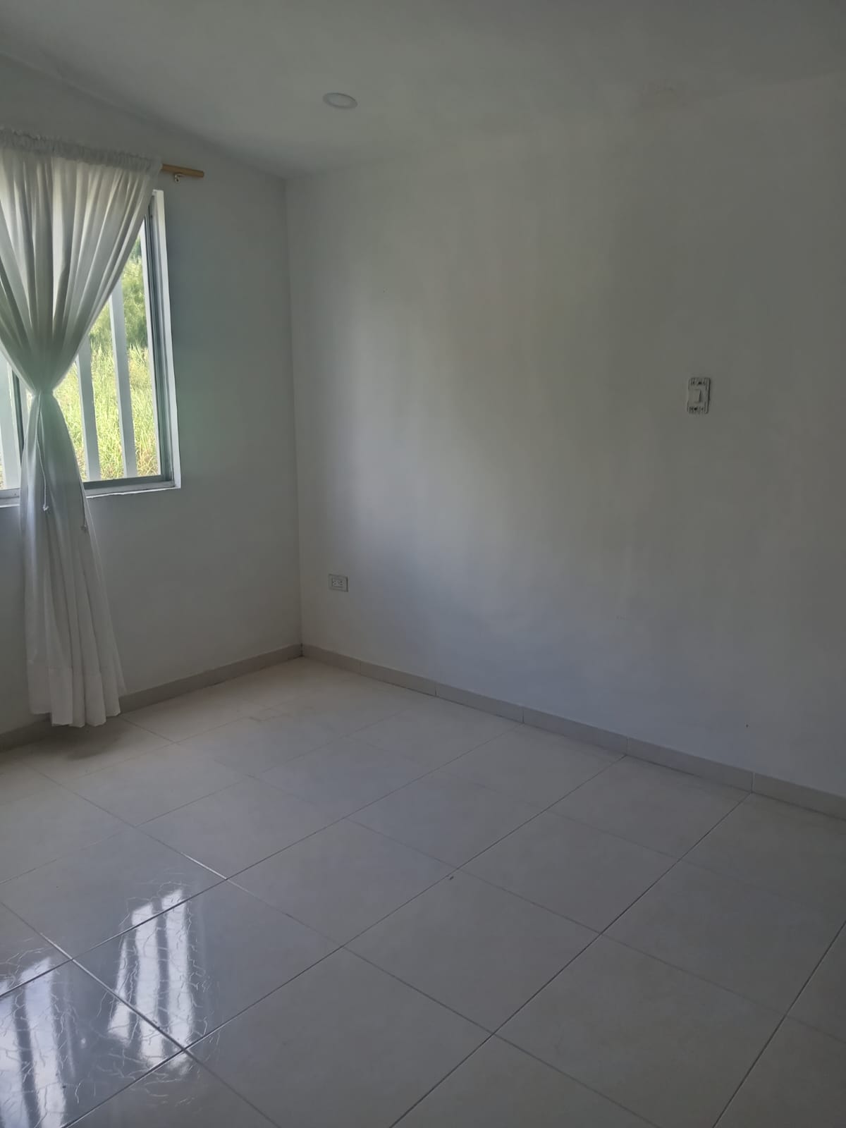 VENDO CASA DÚPLEX CON LOCAL EN SECTOR VILLA VERDE
