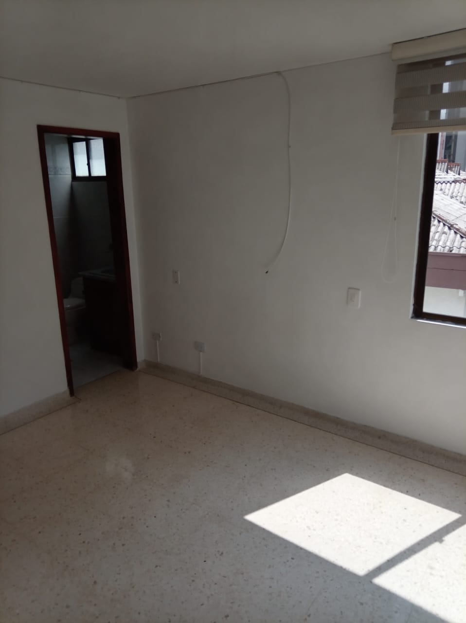 SE VENDE APARTAMENTO CERCA A MEGACENTRO PINARES