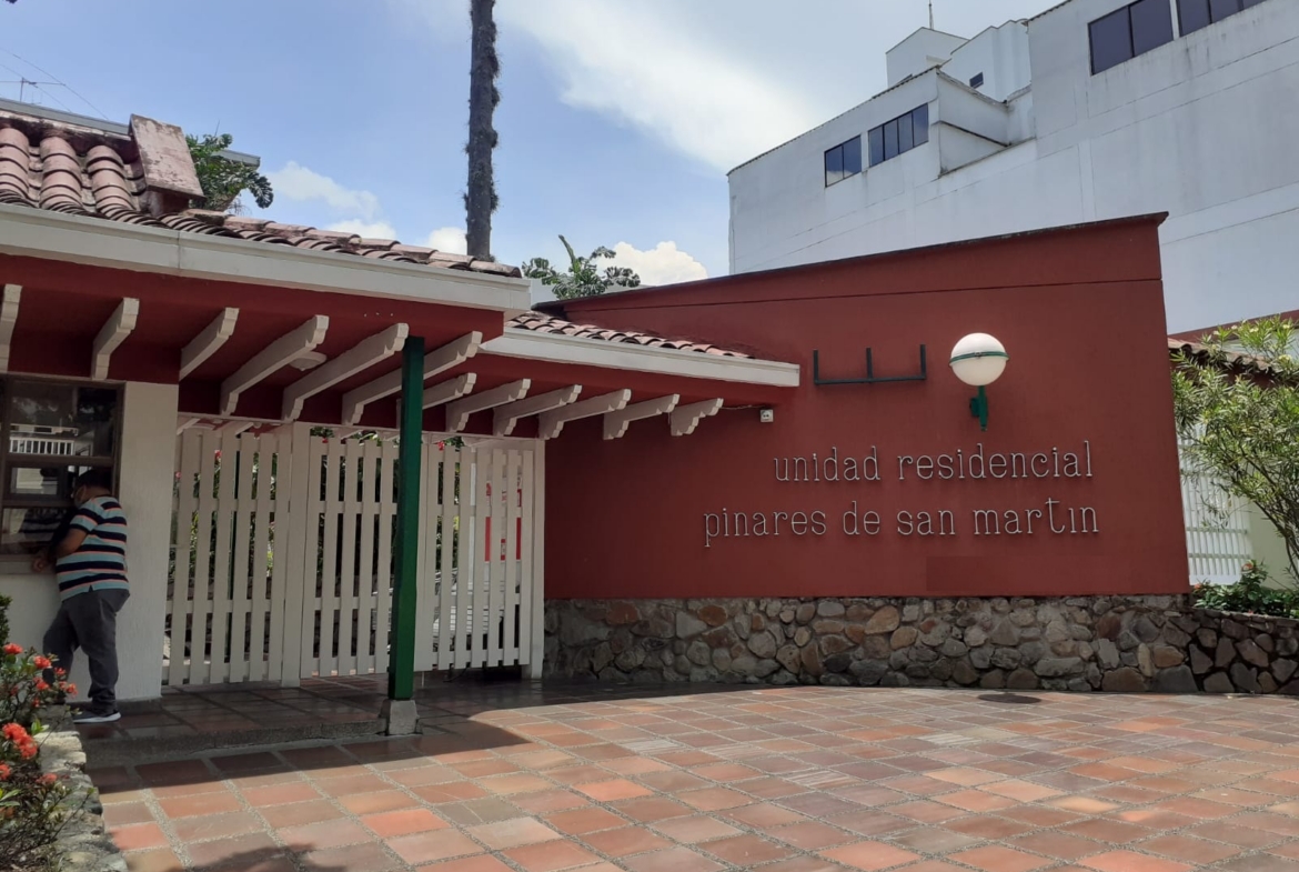 VENDO APARTAMENTO EN PINARES DE SAN MARTIN PEREIRA