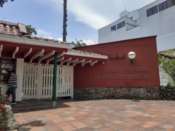 VENDO APARTAMENTO EN PINARES DE SAN MARTIN PEREIRA