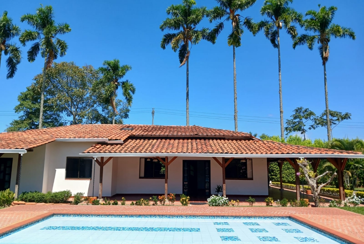 VENDO CASA CAMPESTRE VIA CERRITOS LA VIRGINIA