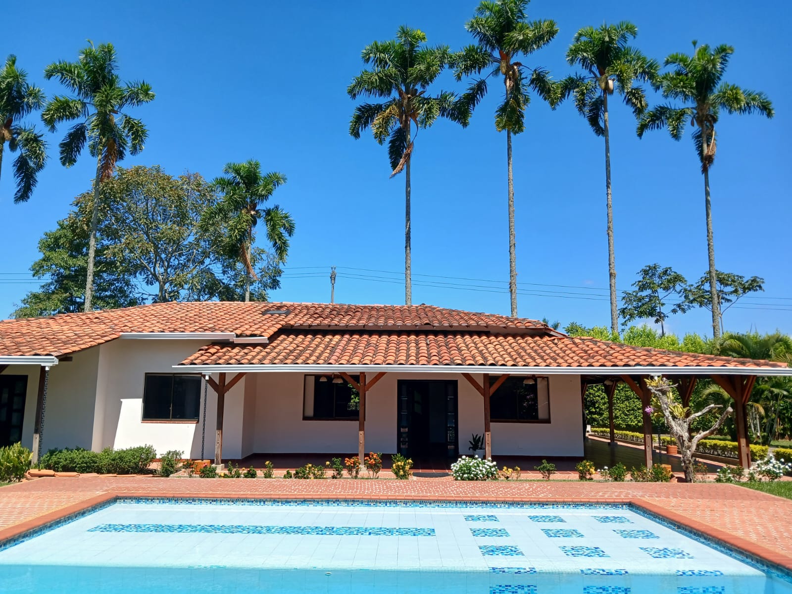 VENDO CASA CAMPESTRE VIA CERRITOS LA VIRGINIA