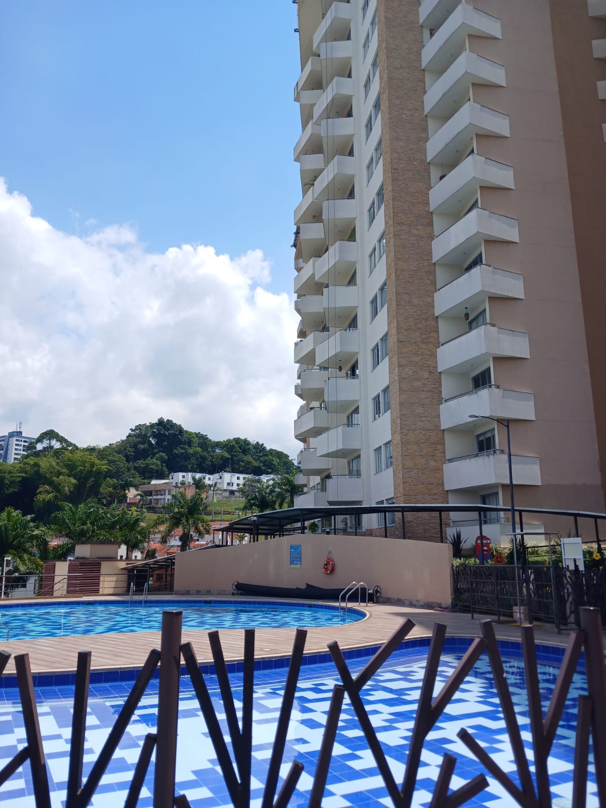 VENDO APARTAMENTO EN ALAMOS PEREIRA