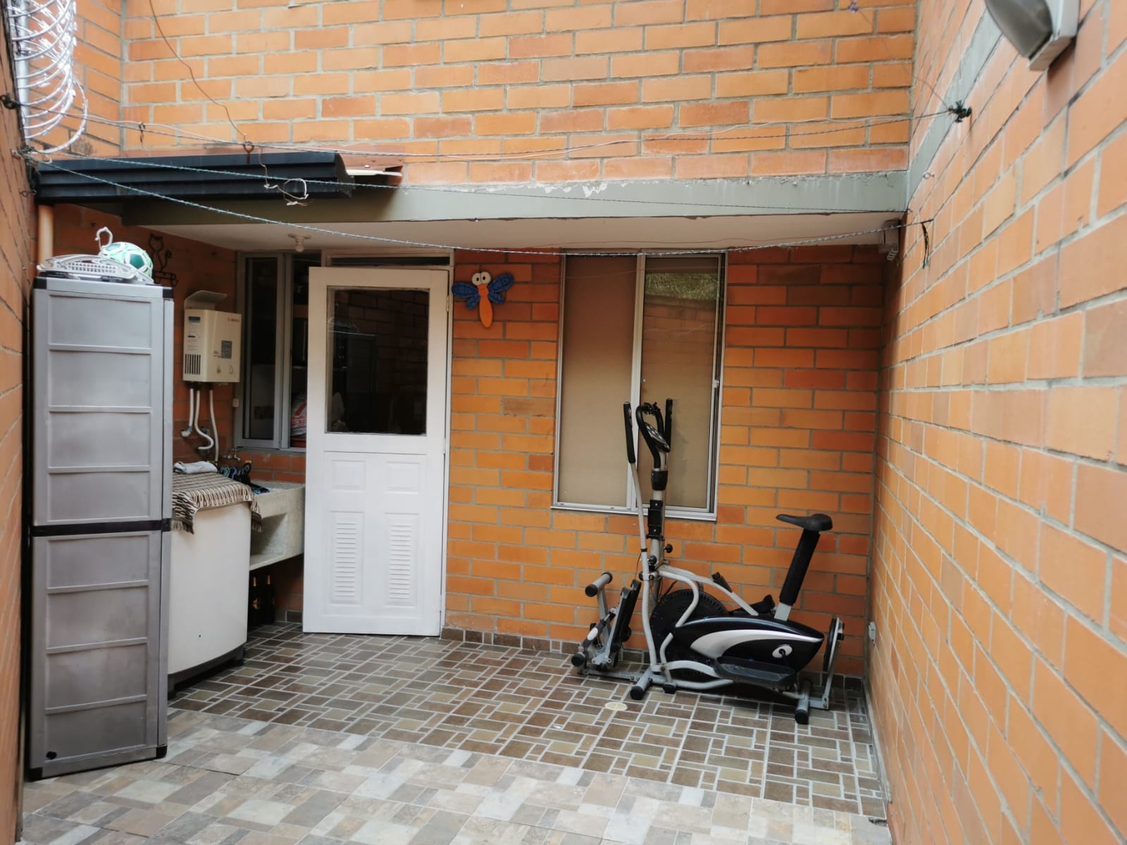 305072620251003030144 VENTA CASA DÚPLEX EN CONJUNTO CERRADO EN BELMONTE.