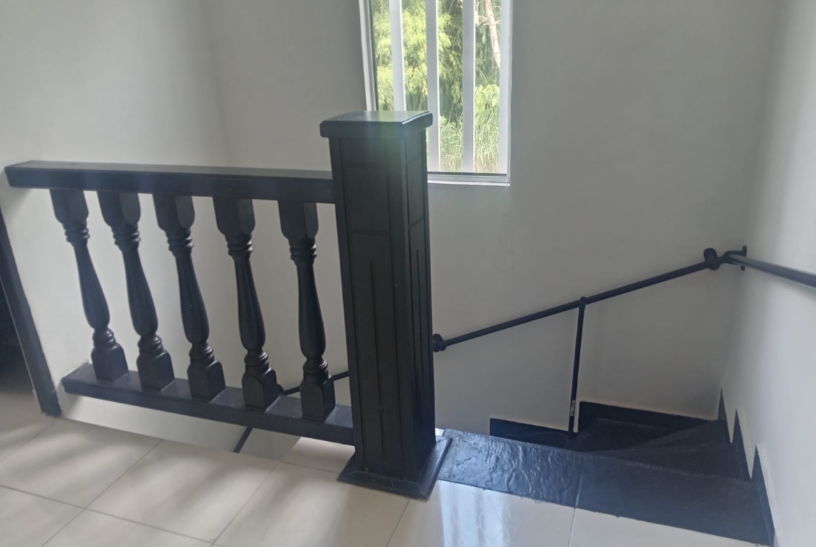 VENDO CASA DÚPLEX CON LOCAL EN SECTOR VILLA VERDE