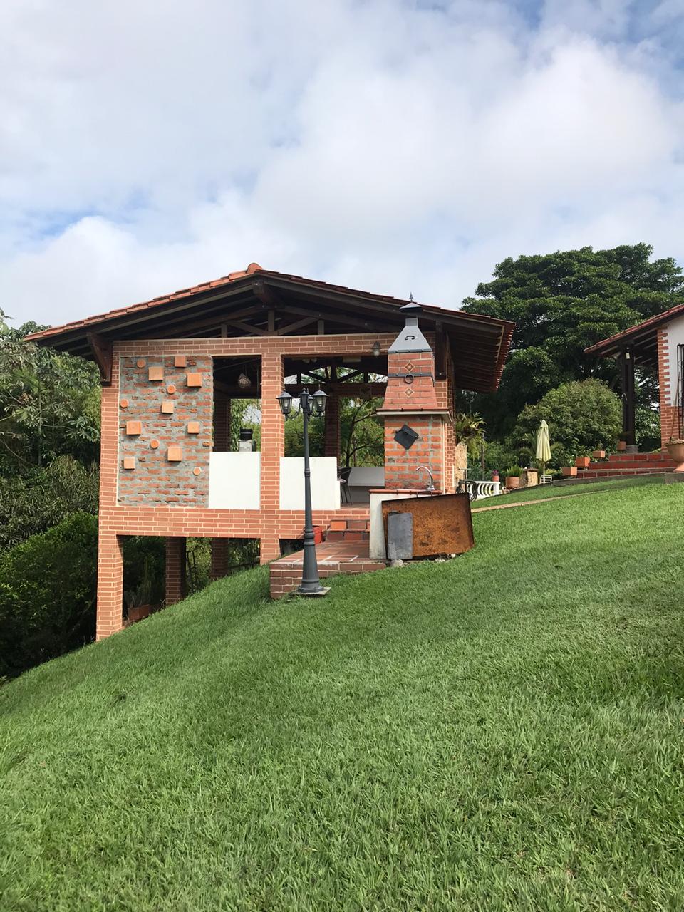 VENDE CASA CAMPESTRE SECTOR CERRITOS