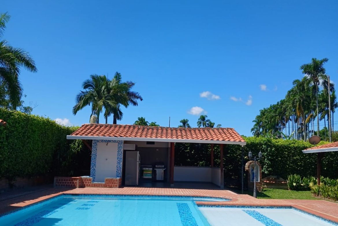 VENDO CASA CAMPESTRE VIA CERRITOS LA VIRGINIA