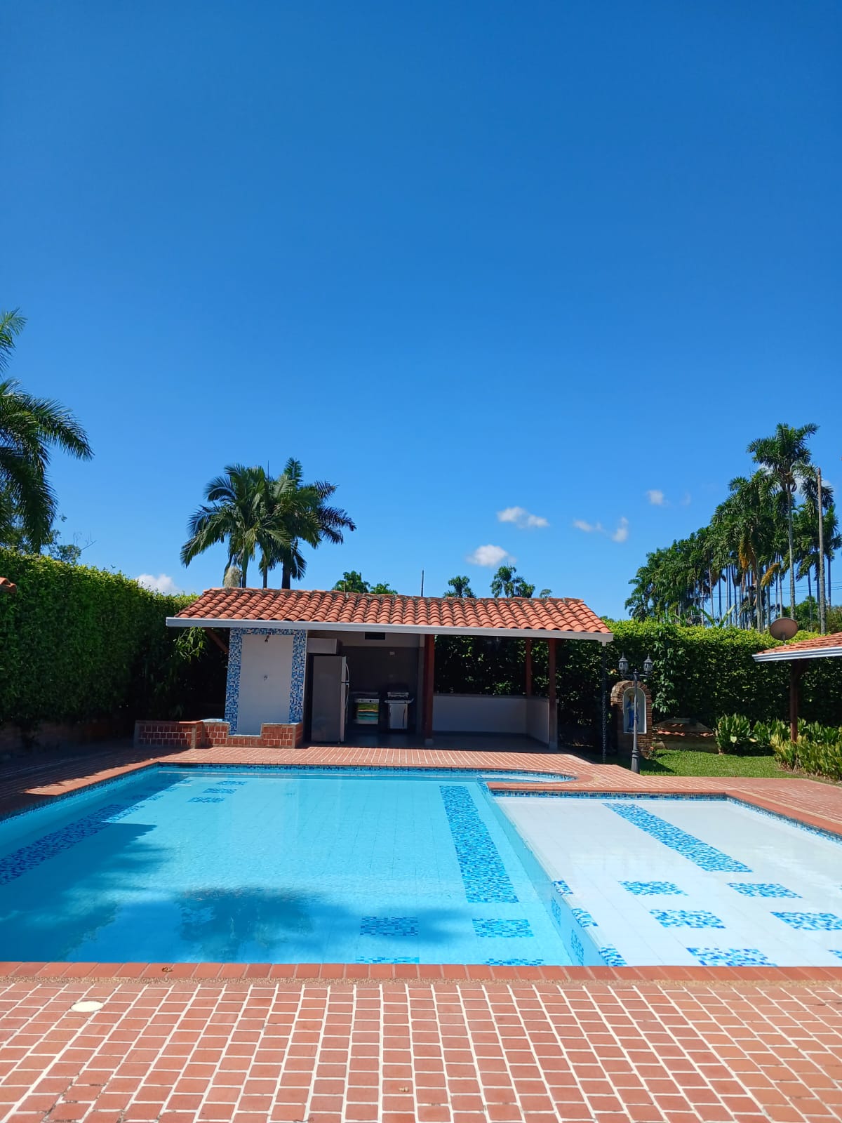 VENDO CASA CAMPESTRE VIA CERRITOS LA VIRGINIA