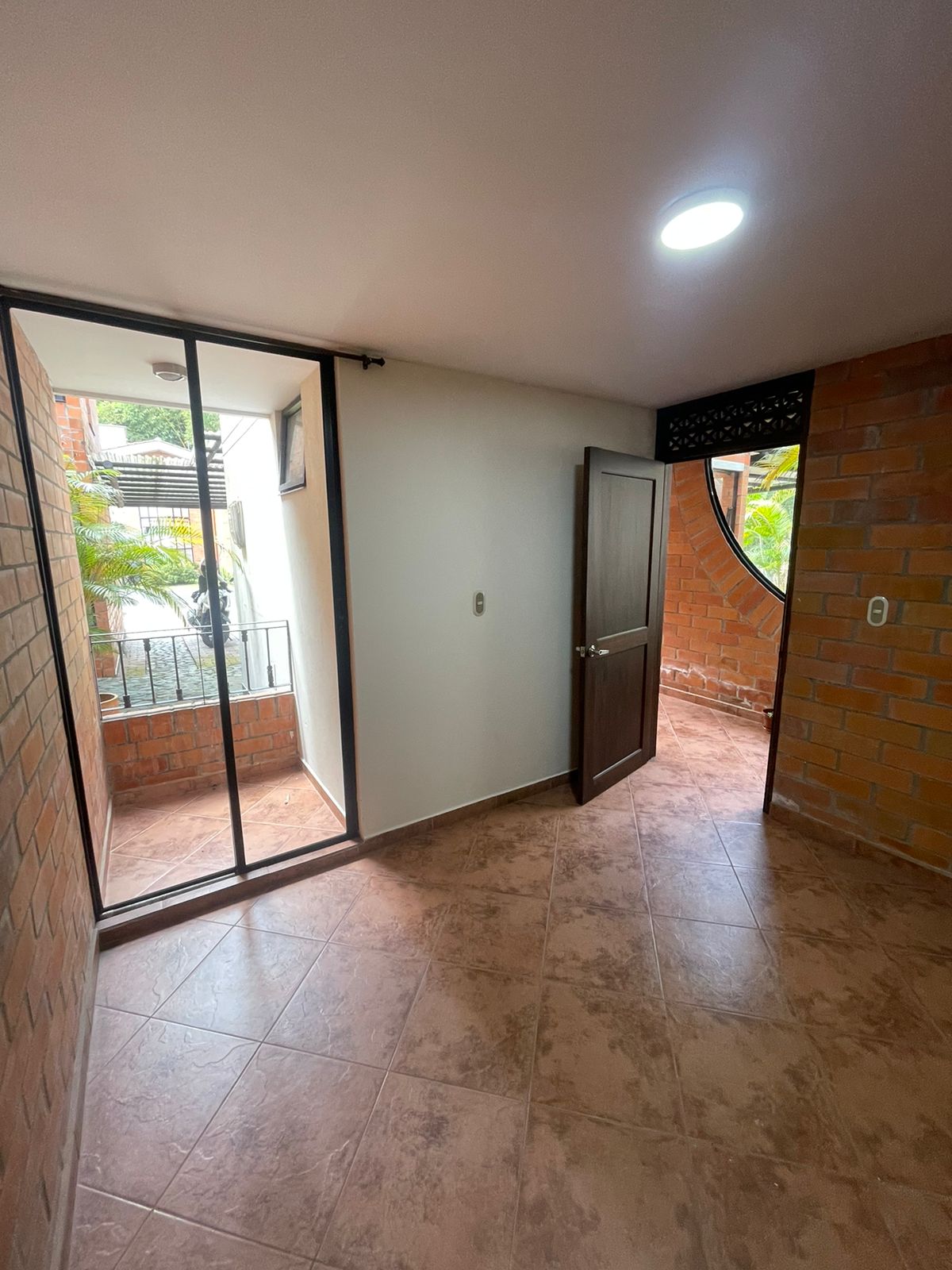305072720240906031713 VENDO CASA EN BOMBAY DOSQUEBRADAS