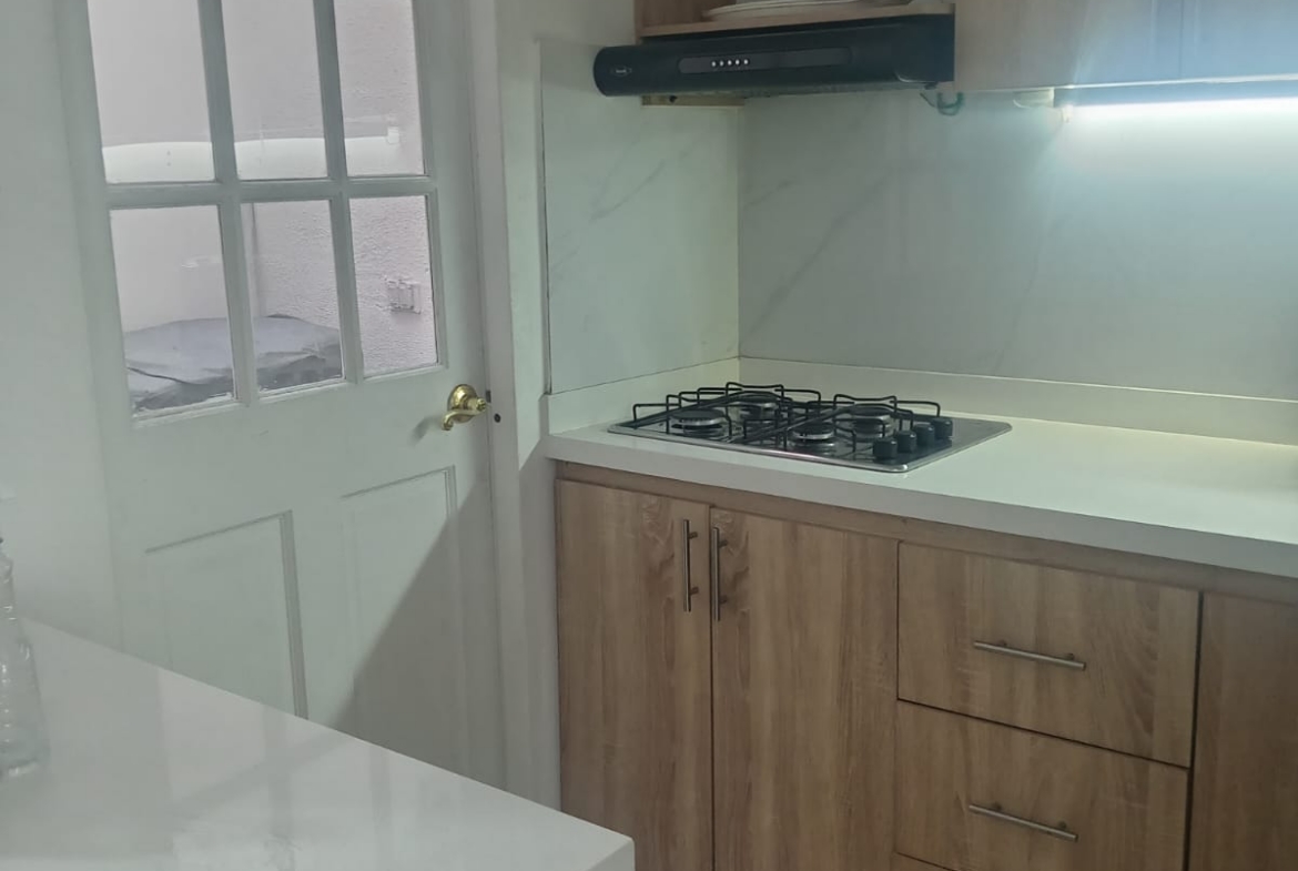 VENDO CASA DÚPLEX CON LOCAL EN SECTOR VILLA VERDE