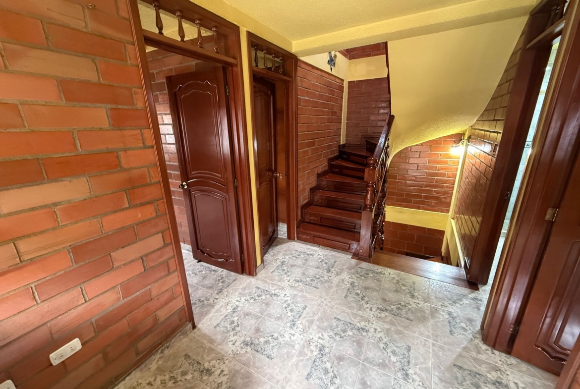VENDO CASA EN QUINTAS DE JARDIN COLONIAL