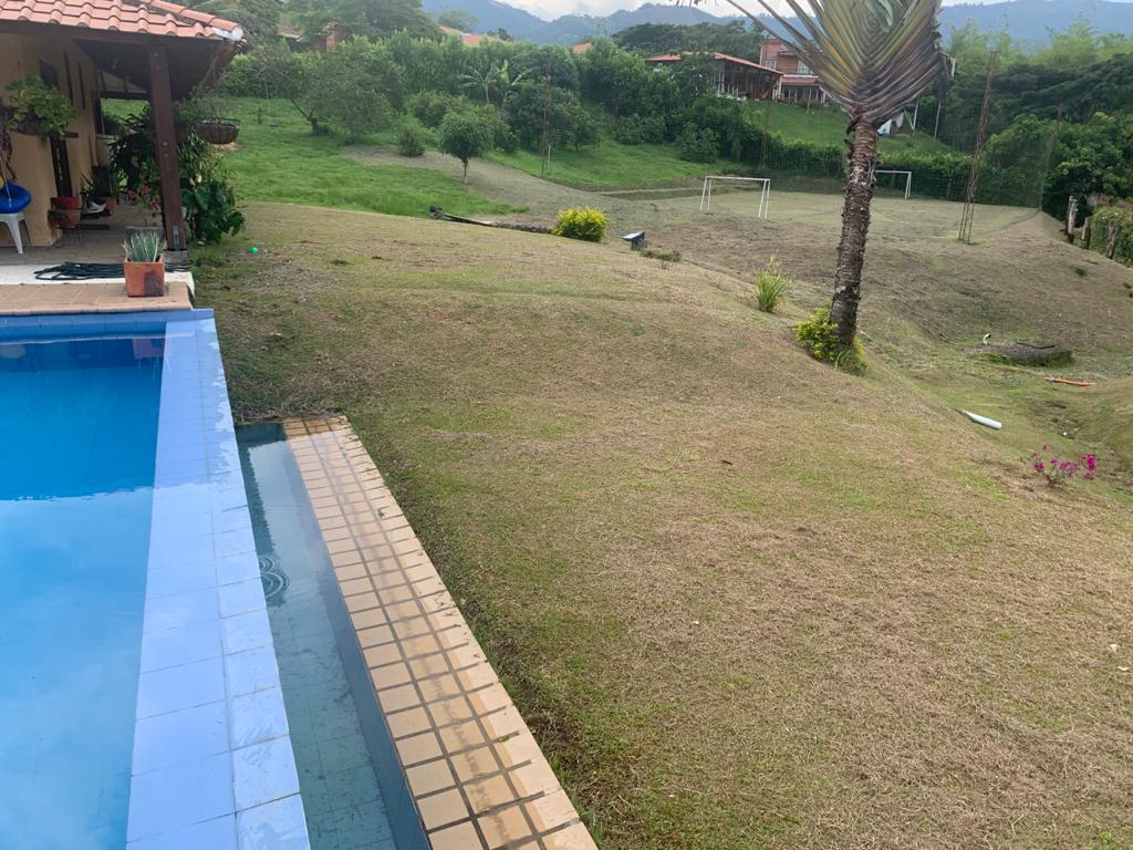 VENTA CASA CAMPESTRE EN VITERBO