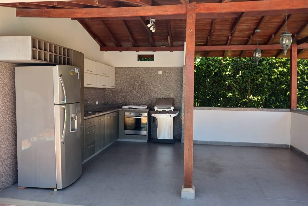 VENDO CASA CAMPESTRE VIA CERRITOS LA VIRGINIA