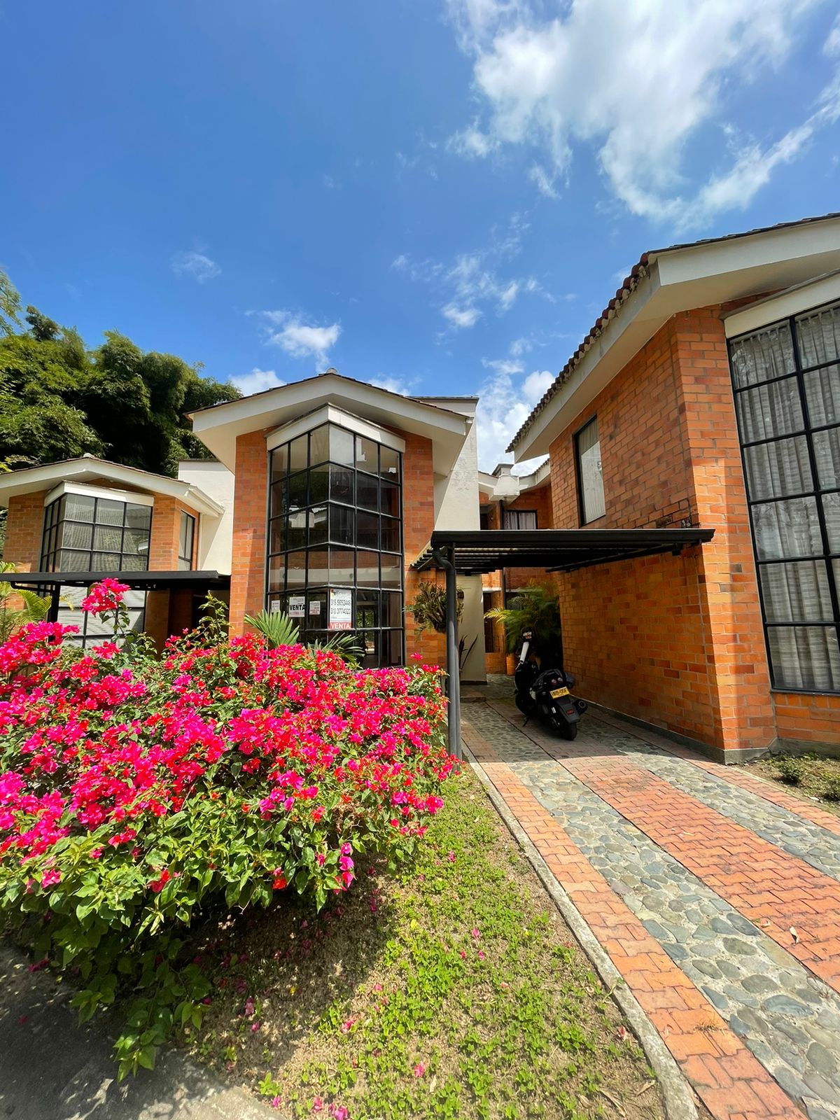 305072820240906031714 VENDO CASA EN BOMBAY DOSQUEBRADAS