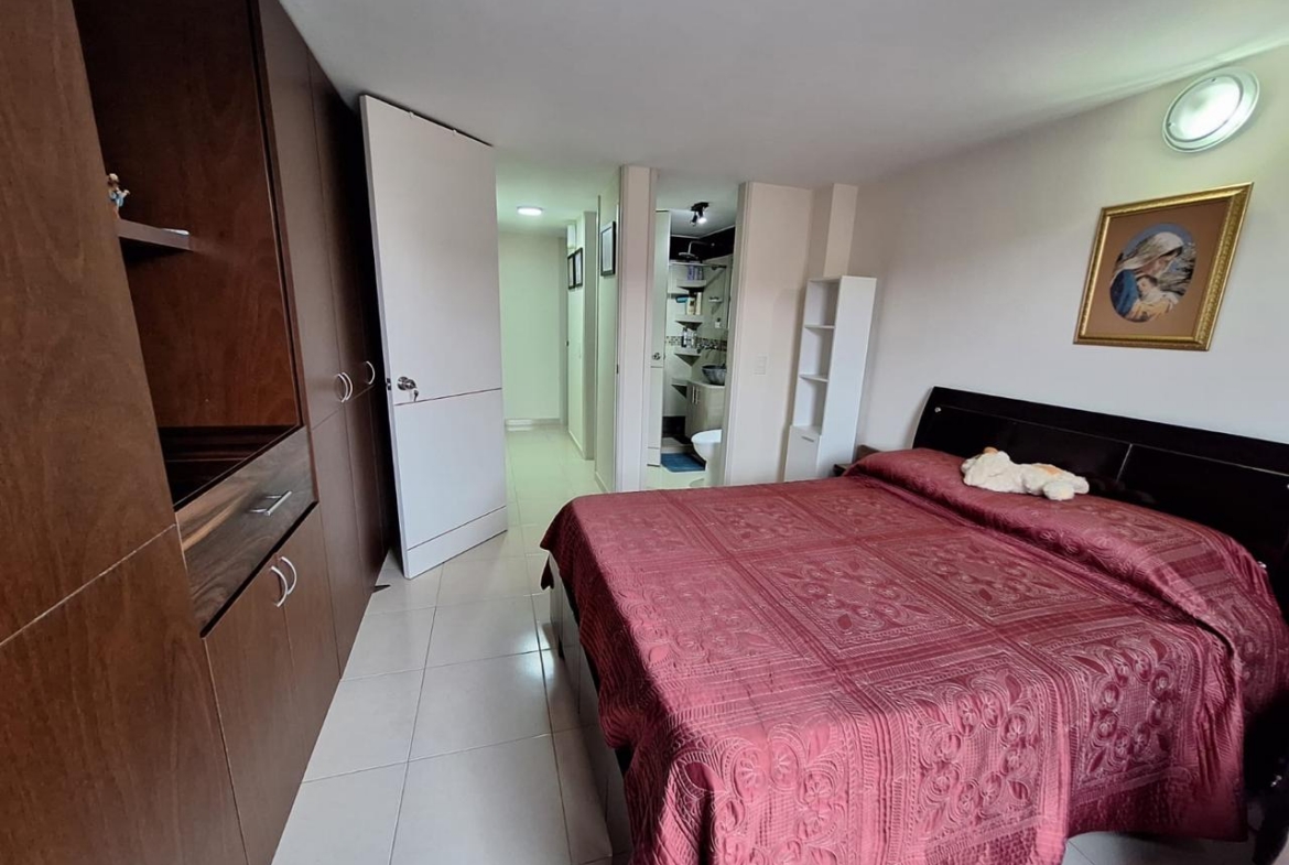 VENDO CASA EN AVENIDA SUR CONJUNTO CERRADO.