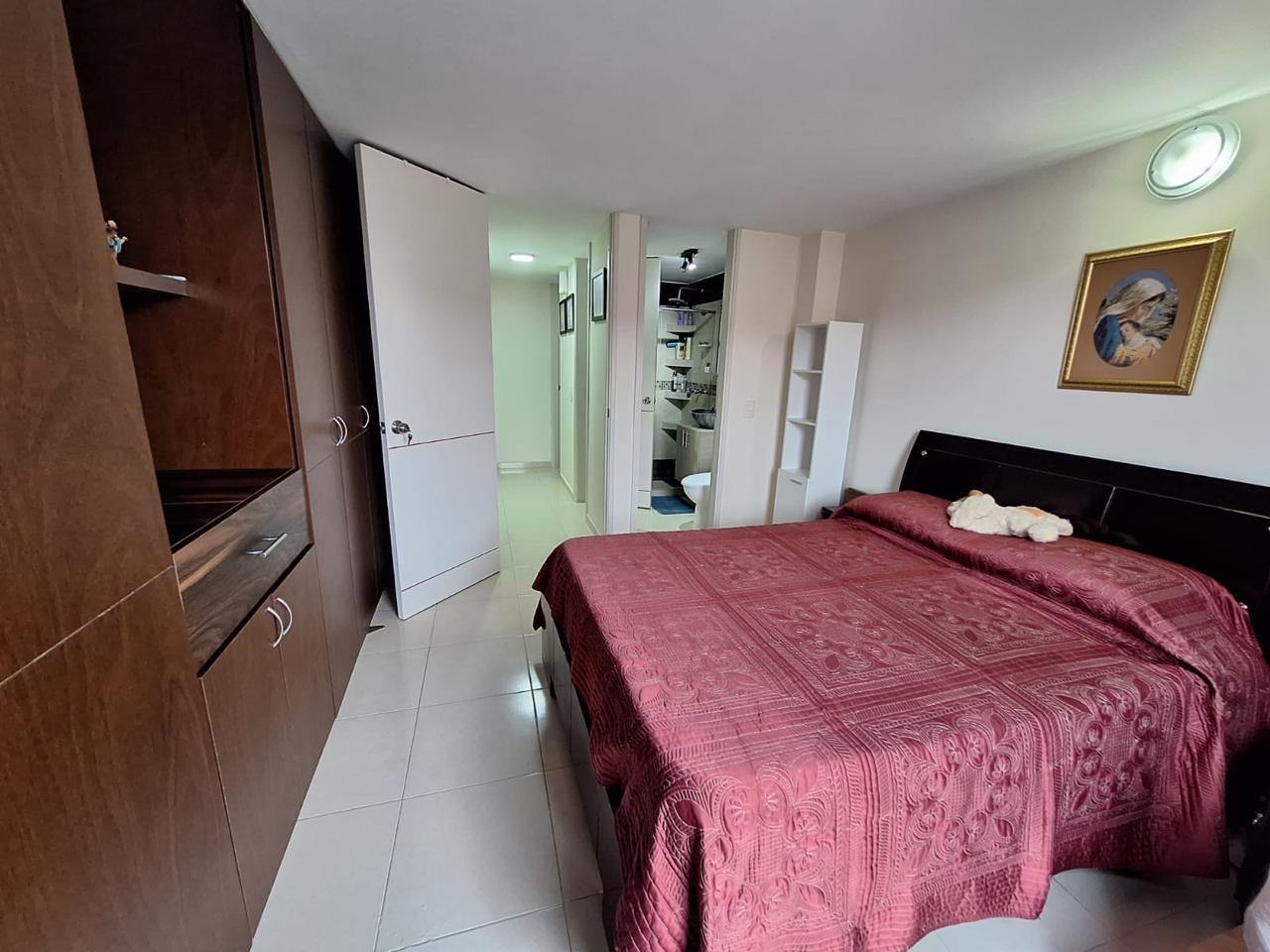 VENDO CASA EN AVENIDA SUR CONJUNTO CERRADO.