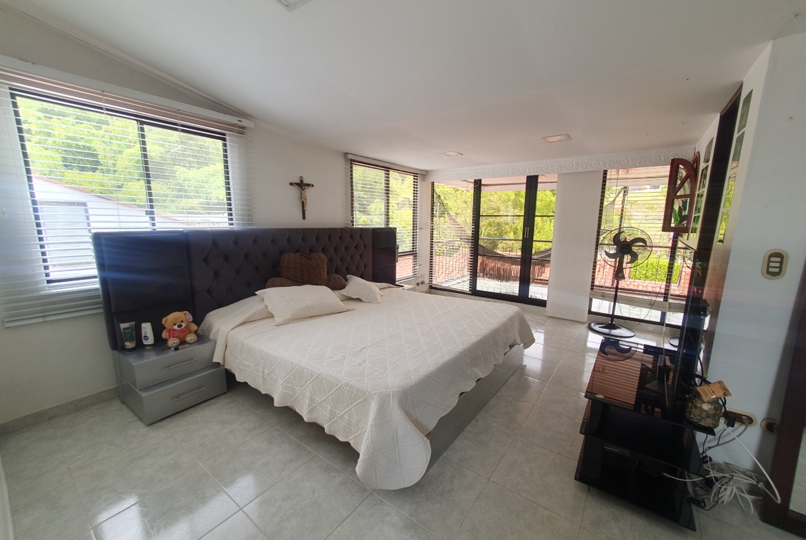 CASA EN VENTA AVENIDA SUR SECTOR HOME CENTER