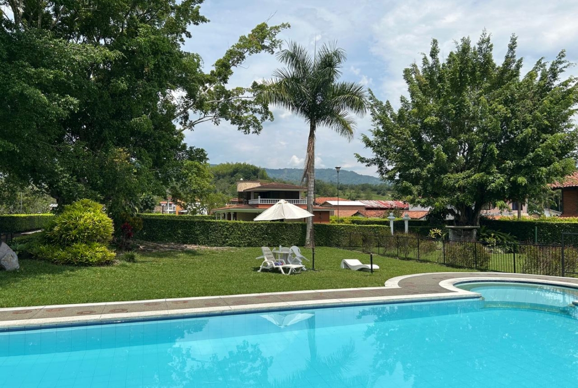 VENTA DE CABAÑA EN VITERBO CALDAS