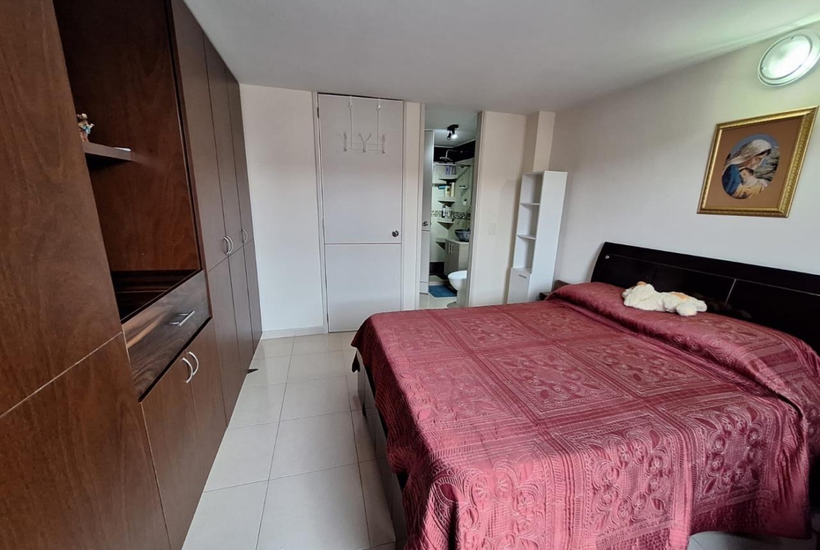VENDO CASA EN AVENIDA SUR CONJUNTO CERRADO.