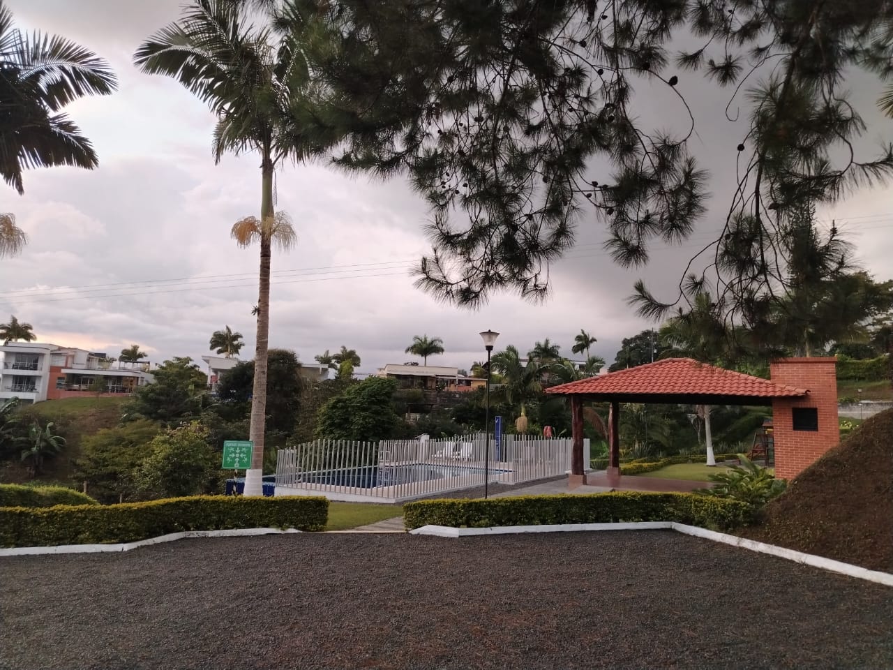 VENDO CASA CAMPESTRE VIA ARMENIA
