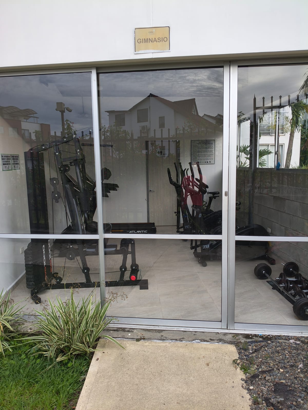 305072920260423102136 VENDO APARTAMENTO SECTOR UNICENTRO PEREIRA