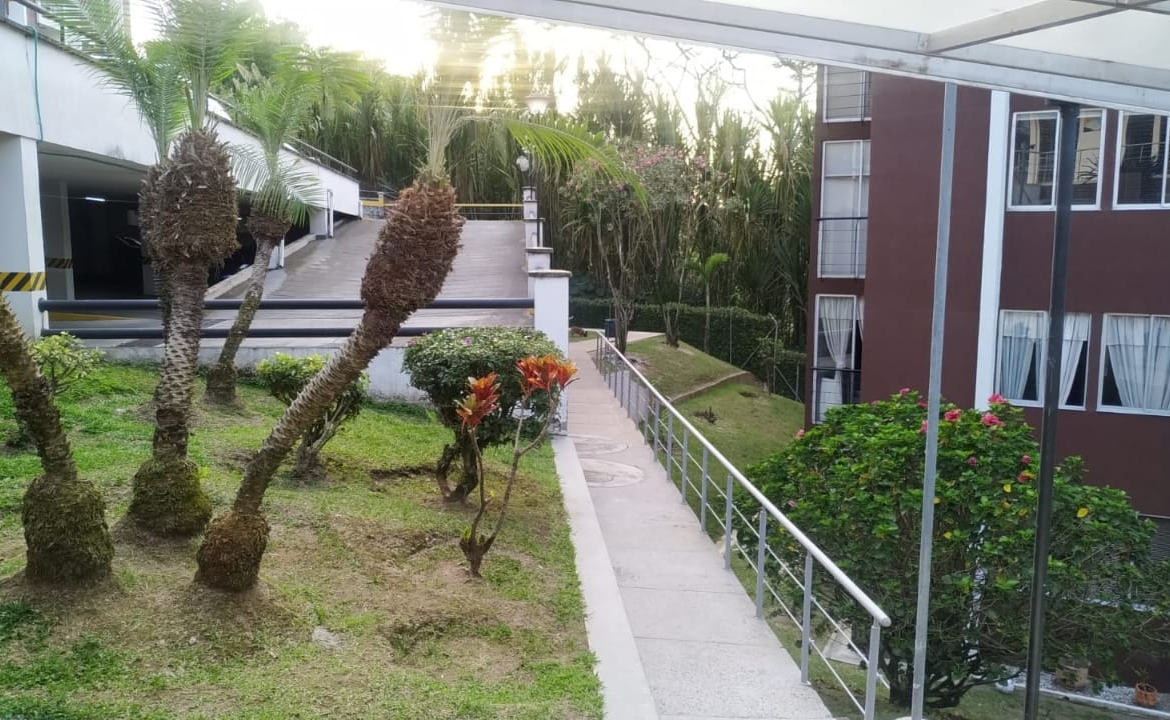 VENDO APARTAMENTO EN AV SUR, SECTOR CORALES 68 M2