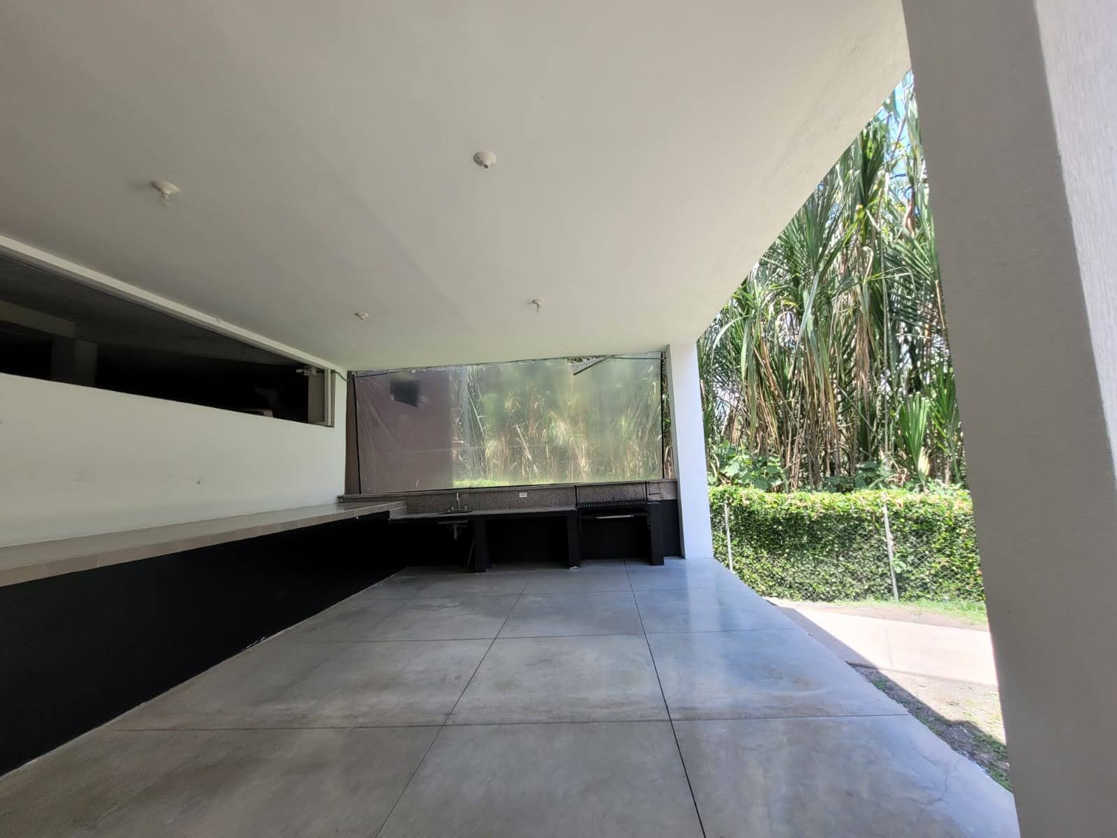 305072920260425052454 SE VENDE APARTAMENTO AV SUR, CORALES 3 ALCOBAS