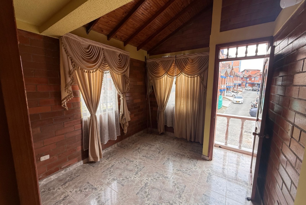 VENDO CASA EN QUINTAS DE JARDIN COLONIAL