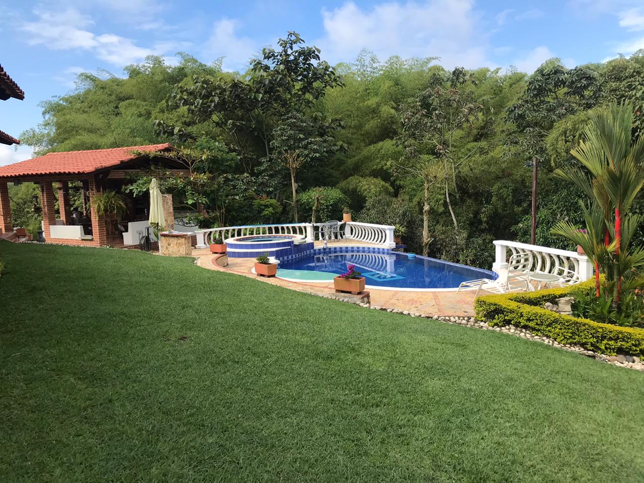 VENDE CASA CAMPESTRE SECTOR CERRITOS