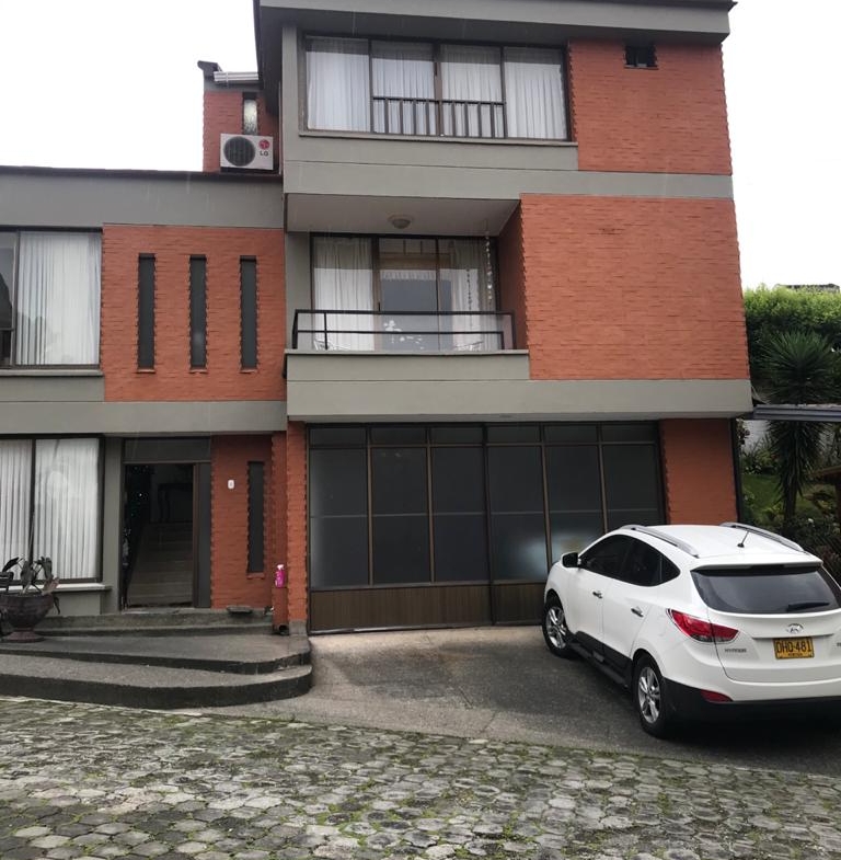 VENTA DE CASA EN PINARES