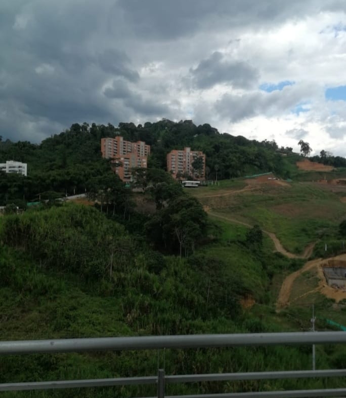 VENDO PENT HOUSE DUPLEX EN EXCLUSIVO SECTOR DE PINARES