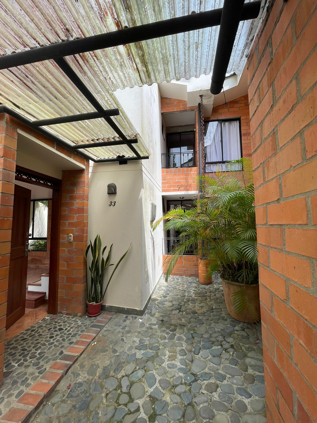 305073020240906031714 VENDO CASA EN BOMBAY DOSQUEBRADAS