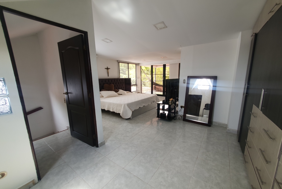 CASA EN VENTA AVENIDA SUR SECTOR HOME CENTER