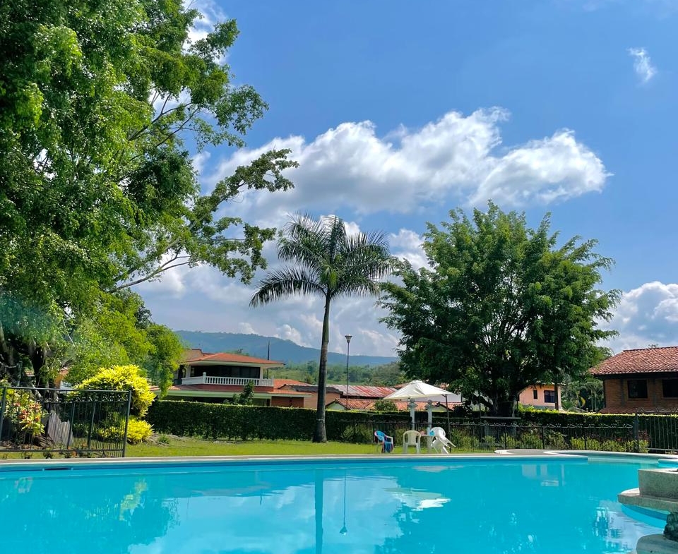 VENTA DE CABAÑA EN VITERBO CALDAS