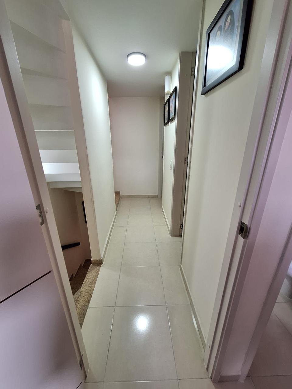 VENDO CASA EN AVENIDA SUR CONJUNTO CERRADO.