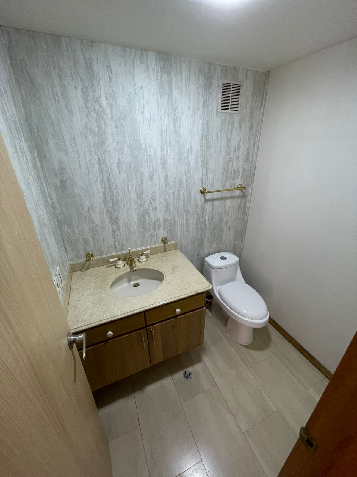 SE VENDE APARTAMENTO EN ALAMOS, PEREIRA